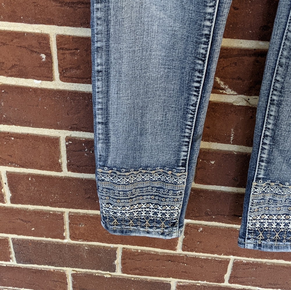 Est. 1946 Denim - Picture 3 of 9